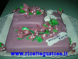 Torta decorata con bouganville in gum paste